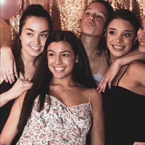 Meet your Posher, Peri